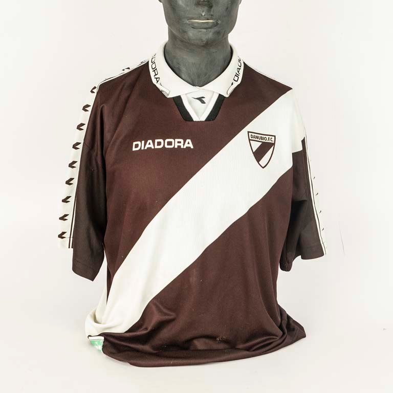 Lote anterior: Camiseta de fútbol Danubio marca DIADORA