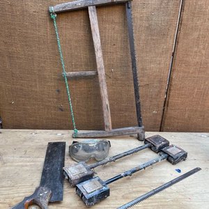 Lote anterior: SIERRA Y SERRUCHO CARPINTERO, LENTES ETC