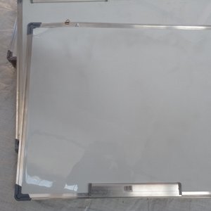 Nueve pizarras blancas sin uso. Presentan alguna avería. - imagen 3
