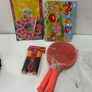 Lote siguiente: Juegos Infantiles: Saltar Cuerda y Raquetas de Tenis