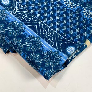 Mantel de Hilo Azul con Decoración Floral - 200 x 140 cm - imagen 4