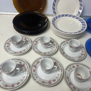 Juego de Vajilla: 6 Tazas con Platillos, Platos y Más - imagen 7