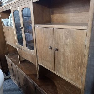 Lote anterior: Mueble Modular de Madera con 11 Puertas y 2 Puertas de Vidrio