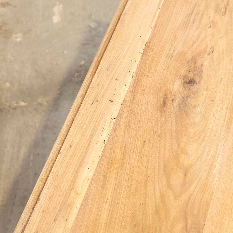 Mesa ratona de madera rústica con patas torneadas - imagen 2