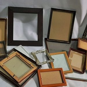 Lote de Marcos de Cuadros con Vidrios Varios Tamaños y Estilos - imagen 2
