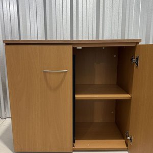 Mueble Bajo de Oficina con Dos Puertas y Estante Regulable - imagen 6