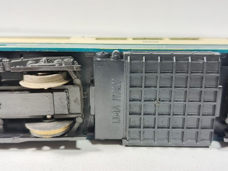 Locomotora motorizada DB 111 004-8 a escala HO1:87 - imagen 4