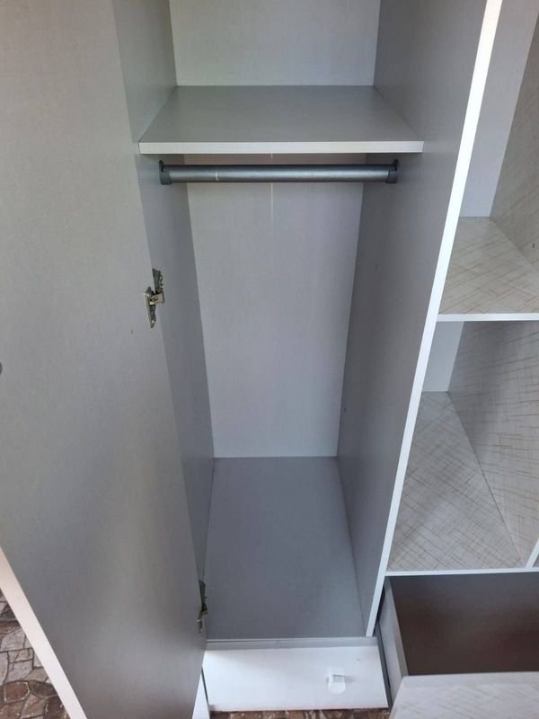Ropero blanco para hogar - imagen 4