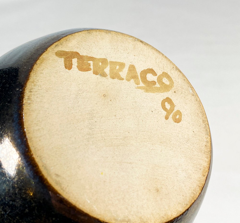 Vaso de cerámica negro con detalles dorados - imagen 4