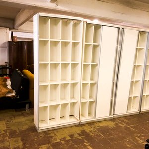 Estantería Modular Blanca con Puertas Correderas - imagen 1