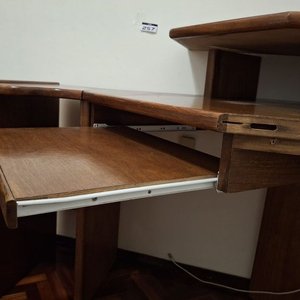 Escritorio Modular Esquinero de Madera con Cajonera y Tapa de Vidrio - imagen 11