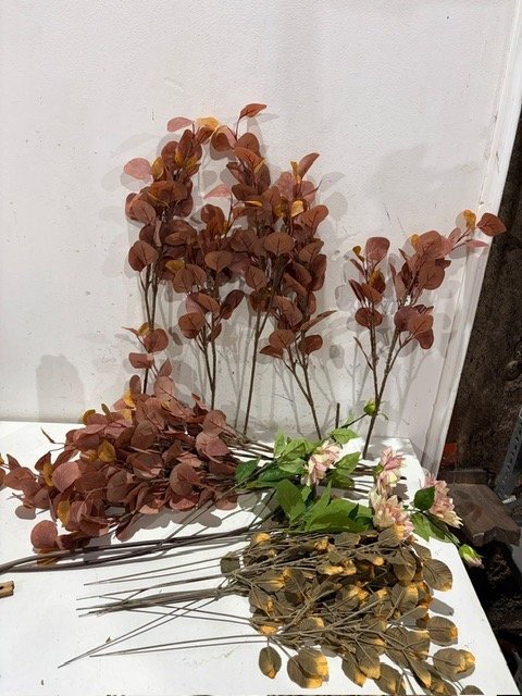 Lote de Ramas Decorativas con Hojas Secas y Flores Artificiales