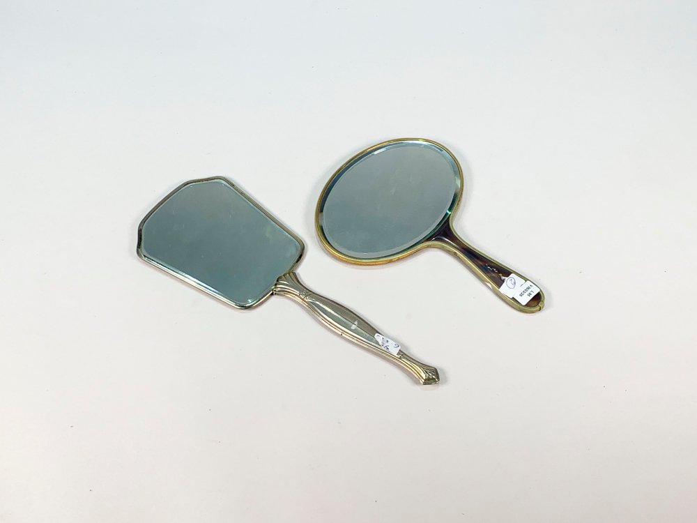 Lote siguiente: Espejos de mano diferentes, compuestos de uno oval y otro rectangular