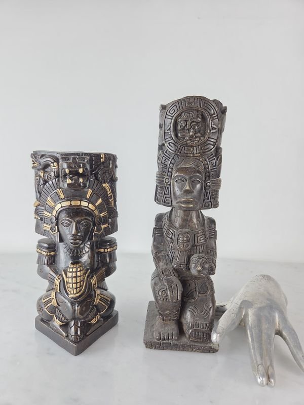 Lote anterior: Esculturas mexicanas de madera con incrustaciones de oro
