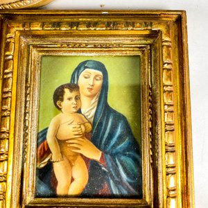 Lote de 3 piezas: 2 cuadros religiosos y espejo oval chico - imagen 2