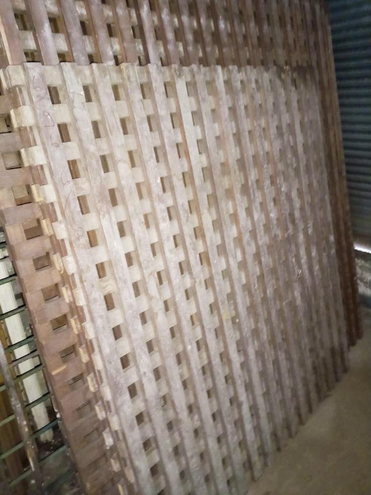 Seis rejillas madera eucalipto 200 x 240 cm y 175 x 300 cm