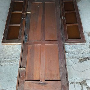 Lote anterior: Zaguan de Madera con Ventanas Laterales - Cedro