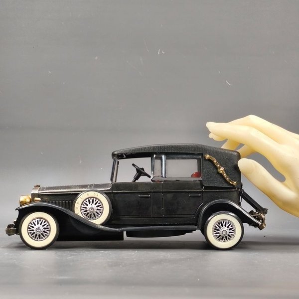 Modelo de coche de 1928 Lincoln con radio AM en escala 1/18 - imagen 2