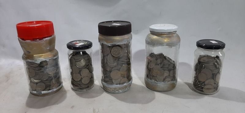 5 Frascos con Monedas Antiguas