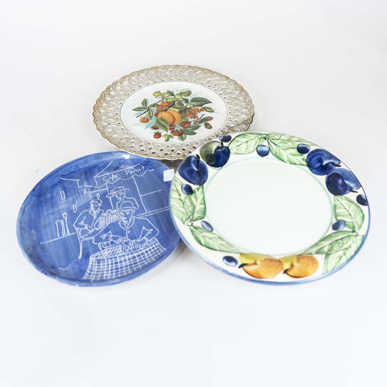 Lote anterior: Plato de porcelana calada y 2 platos de cerámica italiana  - Medidas: 29 y 25cm 
