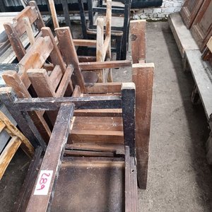 Lote siguiente: Lote de 10 Sillas de Bar de Madera