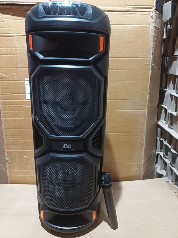Altavoces y Micrófonos de Alta Calidad - imagen 14