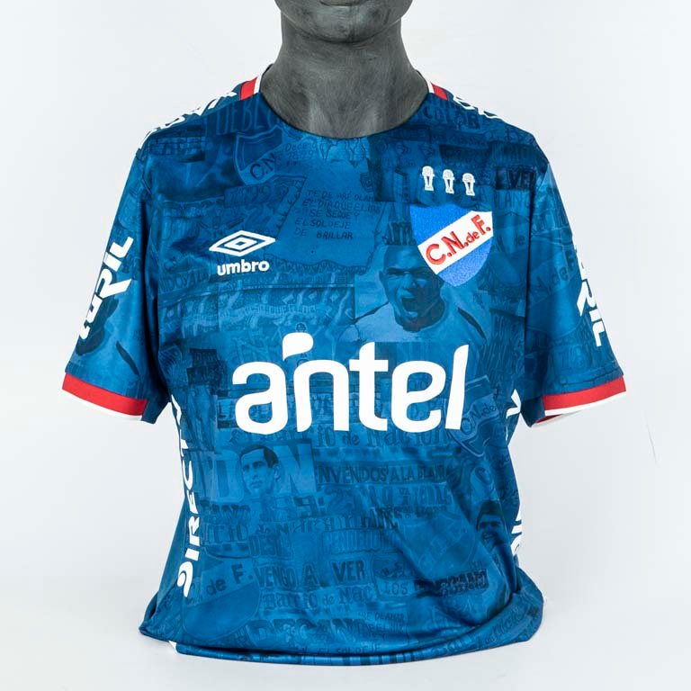 Lote siguiente: Camiseta de Nacional de utilería marca UMBRO N°3 de Juan Izquierdo tercera equipación del año 2024