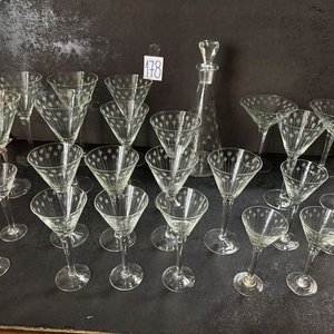 Juego de Cristal Tallado: Jarra con Tapa y 25 Copas - imagen 5