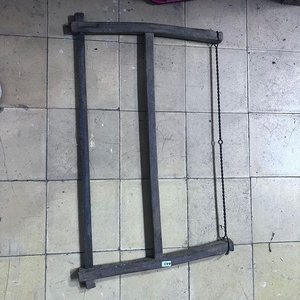 Antiguo Bastidor de Madera para Tensado y Secado de Pieles - imagen 1