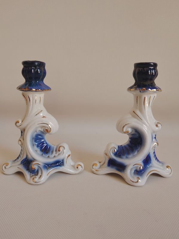 Candelabros de porcelana azul cobalto, blanco y dorado - imagen 1