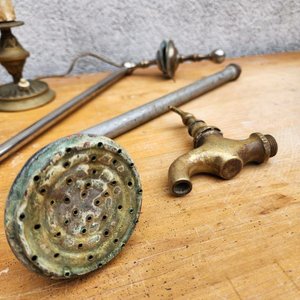 Lote de Piezas de Bronce y Duchero Antiguo - imagen 2