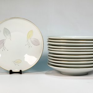 Doce Platos Hondos de Porcelana Bavaria Heinrich, Blancos con Hojas - imagen 3