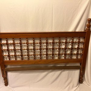 Lote siguiente: Respaldo de Cama Antiguo de Madera Torneada Estilo Bobbin Wood