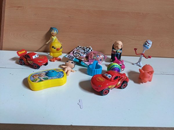 Lote de Juguetes: Figuras de Cars, LOL Surprise, Piggy y más - imagen 1