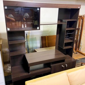 Mueble Modular de Madera Oscura y Clara - imagen 1