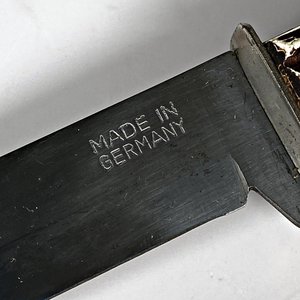 Cuchillo de Acero Alemán con Vaina y Sacacorchos - imagen 4