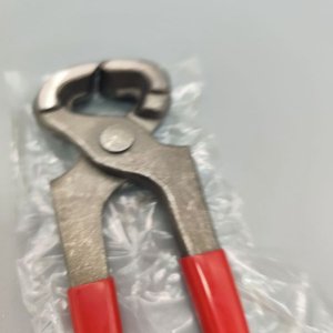 Tenaza de Carpintero de 8 Pulgadas con Mangos Rojos - imagen 3
