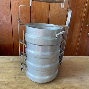 Lote siguiente: VIANDA DE ALUMINIO 4 RECIPIENTES