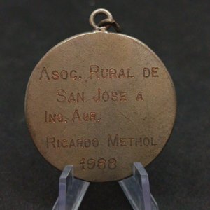 Medalla Asociación Rural de San José de Mayo 1988 Ing. Agr. Ricardo Methol Cobre Plateado - imagen 4