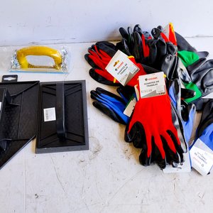 Lote de 15 Pares de Guantes de Trabajo y 3 Fratachos - imagen 1