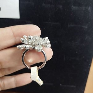 Conjunto de Anillo y Caravanas de Fiesta con Cristales Blancos - imagen 3