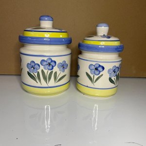 Lote anterior: Par de Frascos de Cerámica Decorados con Flores Azules