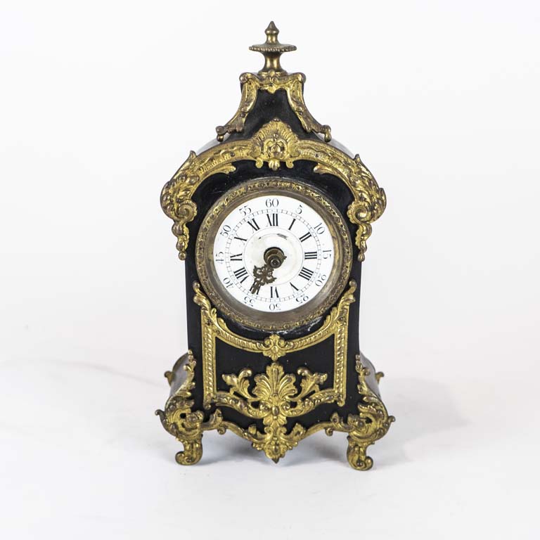 Lote anterior: Reloj sobremesa tipo antiguo de madera y bronce con esfera esmaltada (con faltantes) - Medidas: 24cm 