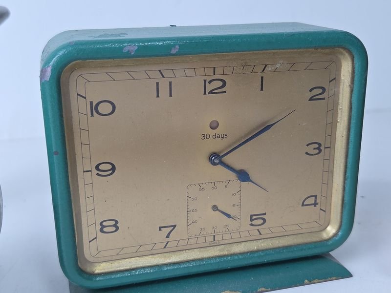 Lotes de Relojes Antiguos y Esculturas de Metal - imagen 5