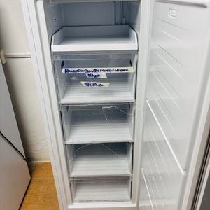 Freezer Vertical James 150 Lts FVJ-261KN G2 - imagen 4