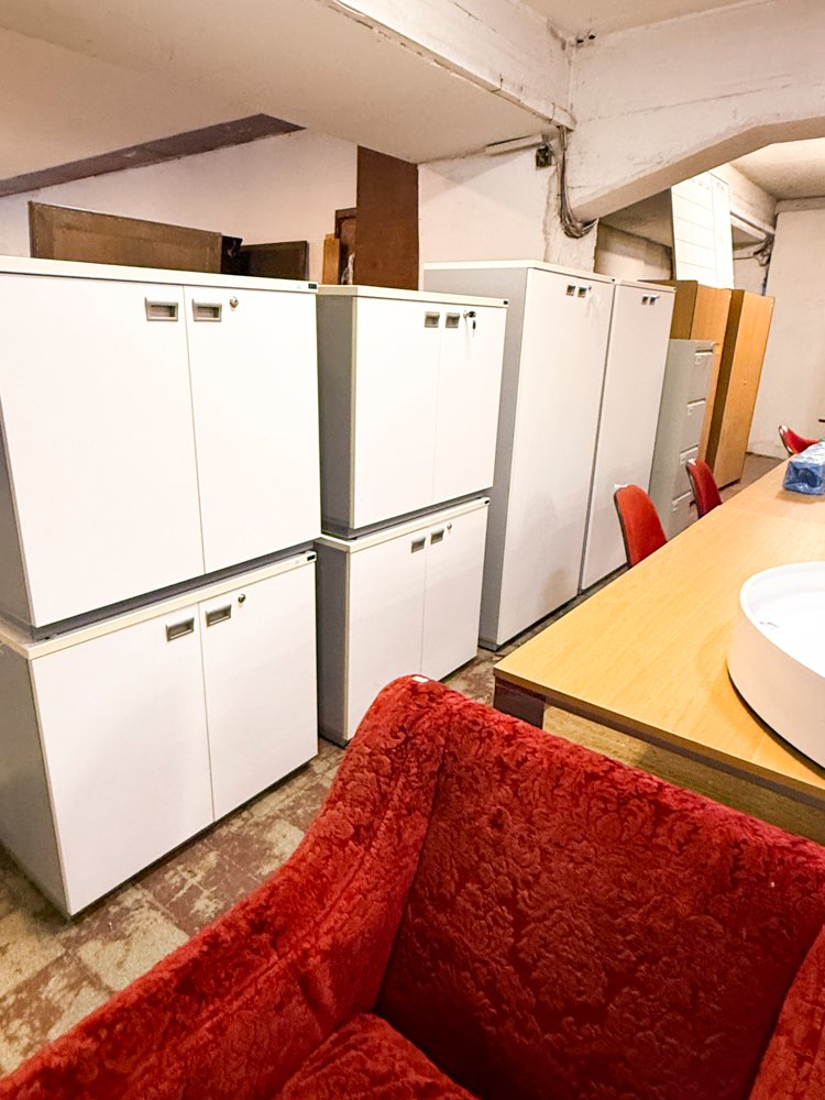 Muebles de Oficina Blancos: Archivadores y Escritorio