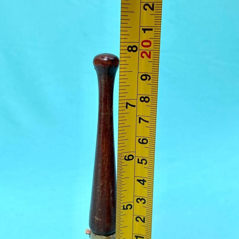 Antigua campana conica de bronce y madera para vendedores ambulantes - imagen 5
