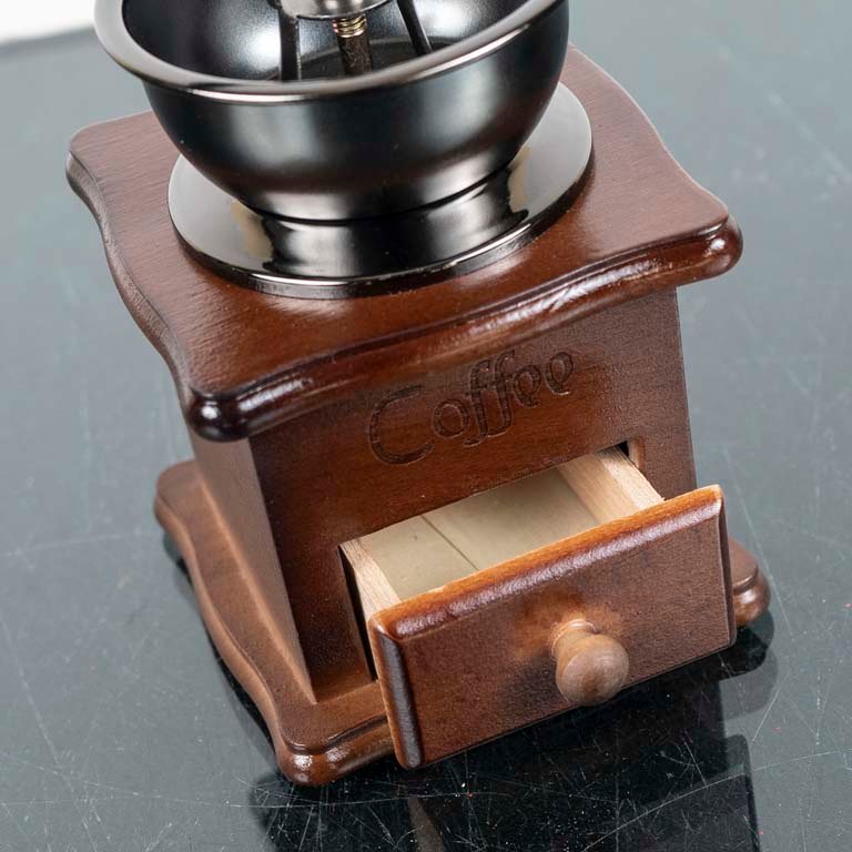 Molinillo de café vintage con cuerpo de madera y cámara de molienda de metal - imagen 2