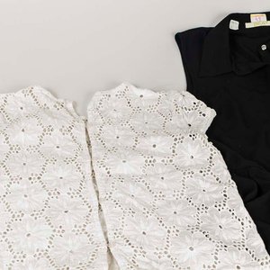 Par de Blusas sin Mangas: Beat Negra Talle S y Urban H. Broderie Talle S - imagen 2