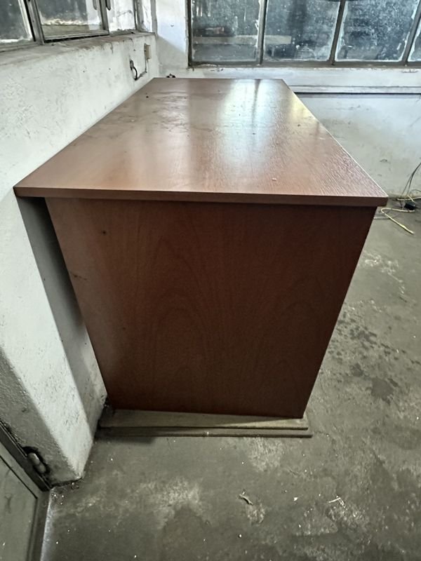 Escritorio de MDF en buen estado - imagen 3